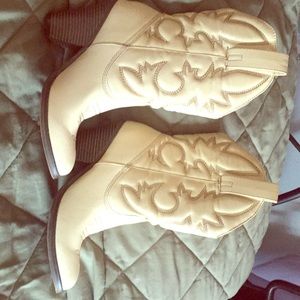 Cream cowgirl boots